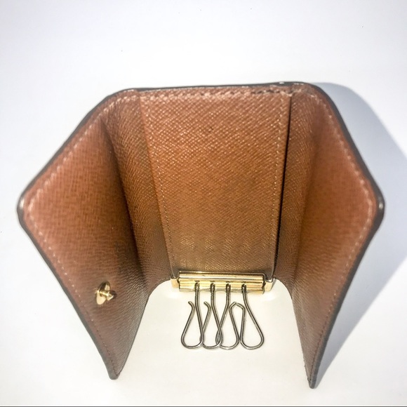 Louis Vuitton 4 Key Holder - Picture 5 of 8